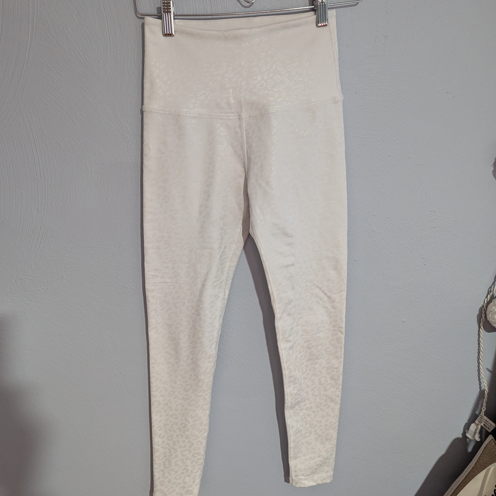 Beyond Yoga White Leopard Shine Leggings